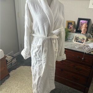 Victoria's Secret Cream Plush Robe